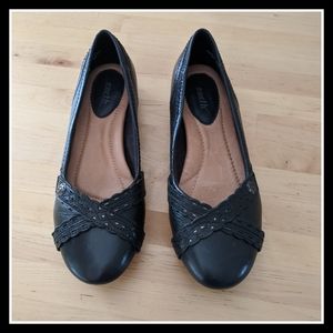 Earthies Monarch Black Flats
